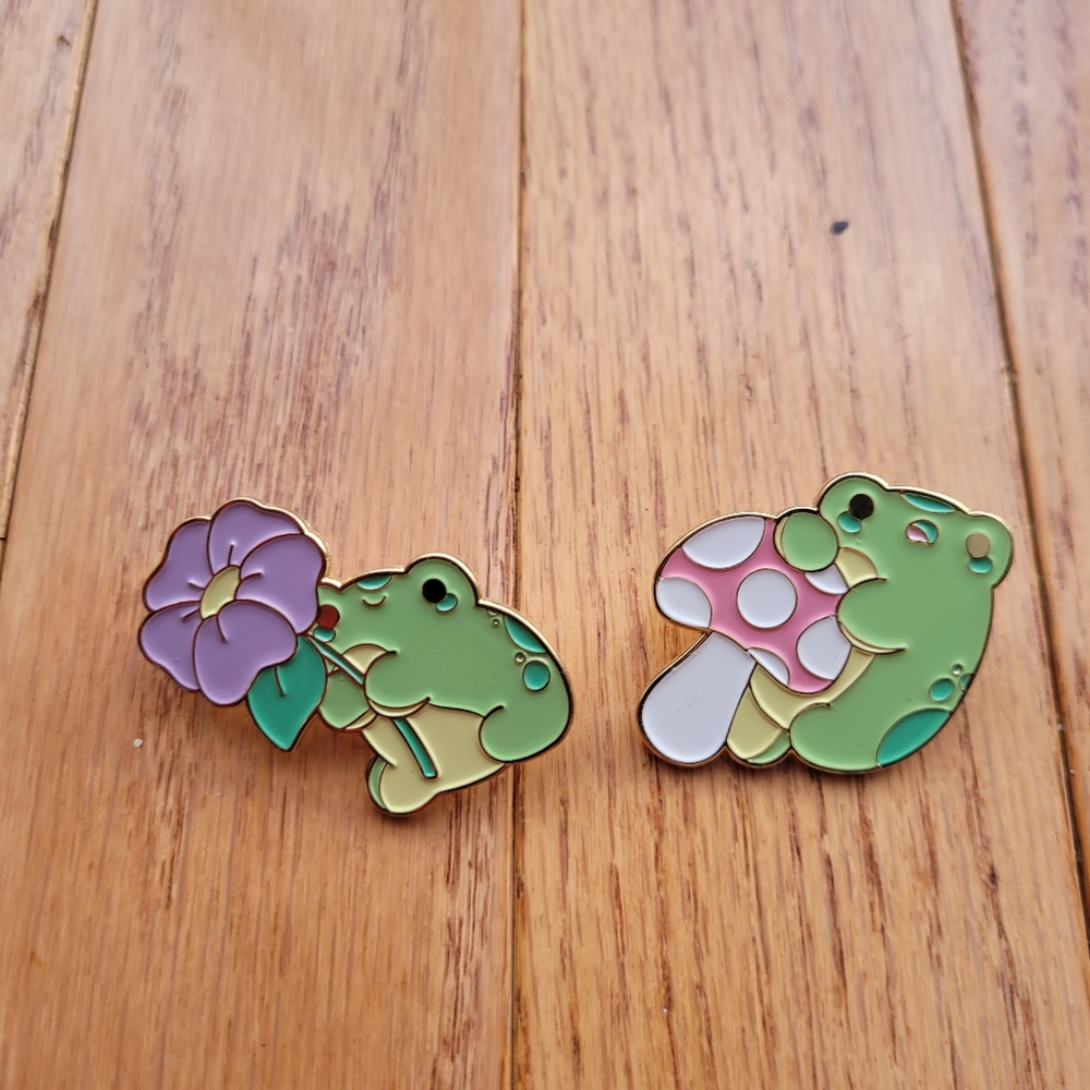 Flower Frog Nugget Enamel Pins Bright Bat Design Kawaii Frogs Mushroom Flower